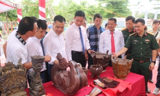 Trân trọng nghĩa cử hiến tặng hiện vật